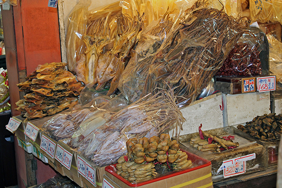 Dried oysters and octopus